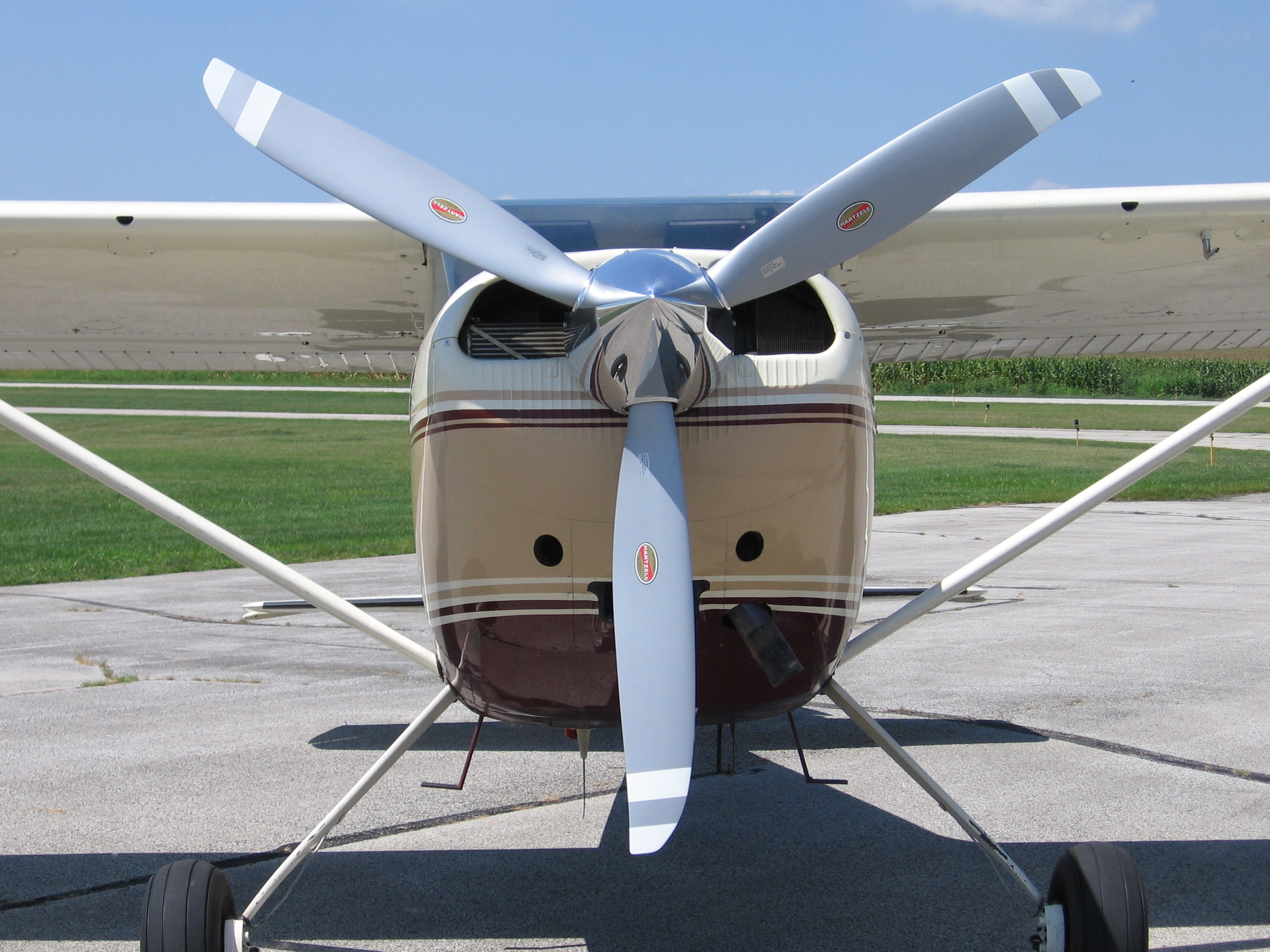Hrtz-Cessna_180_Scimitar.jpg