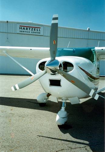 Hrtz-Cessna_182_3-Blade_Scimitar-O-470.jpg