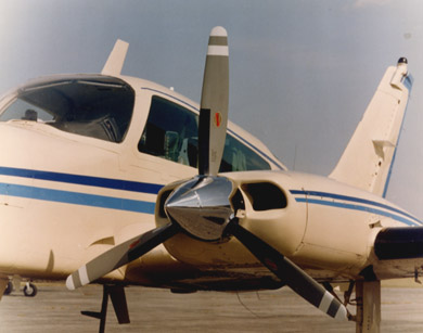 Hrtz-Cessna_310_3-Blade-IO-520.jpg